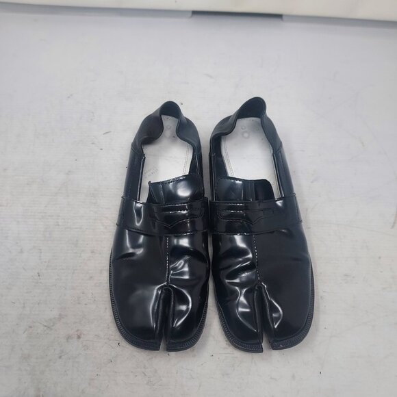 Maison Martin Margiela WOMENS Patent Black Split Toe Loafer - Picture 8 of 13